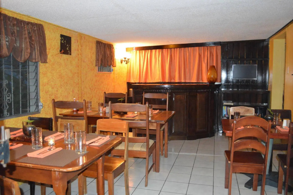 EL REY Hotel & Restaurant
