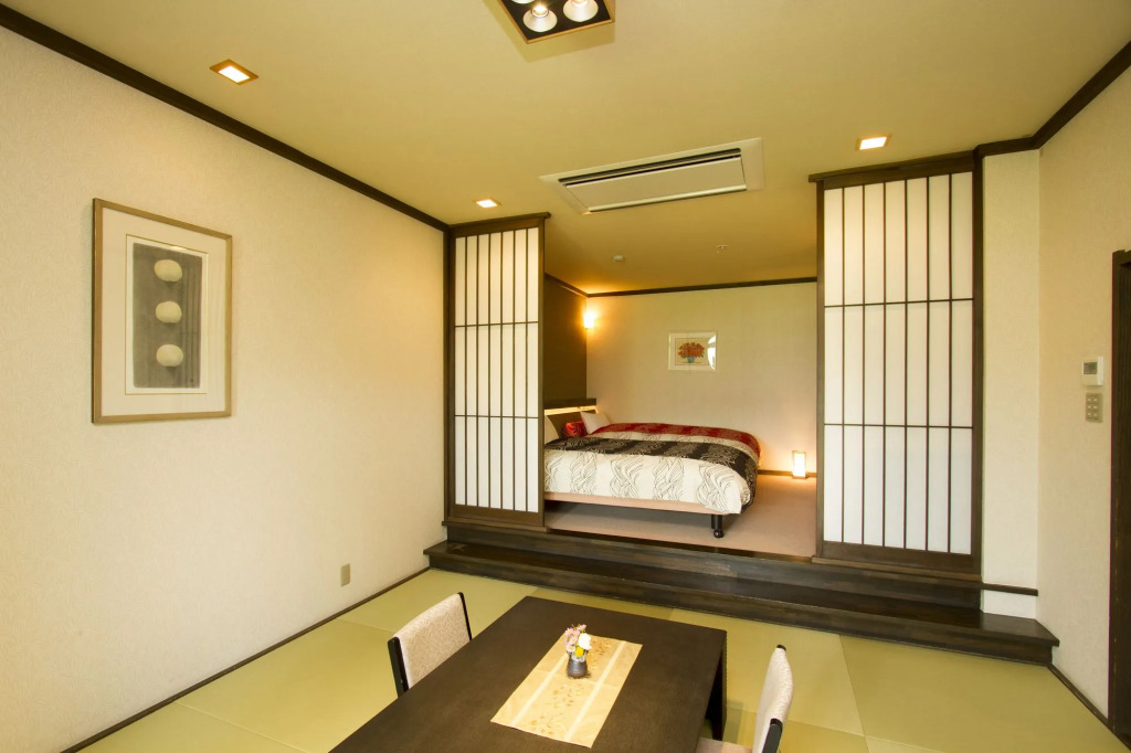 Yufuin Onsen Toshoan