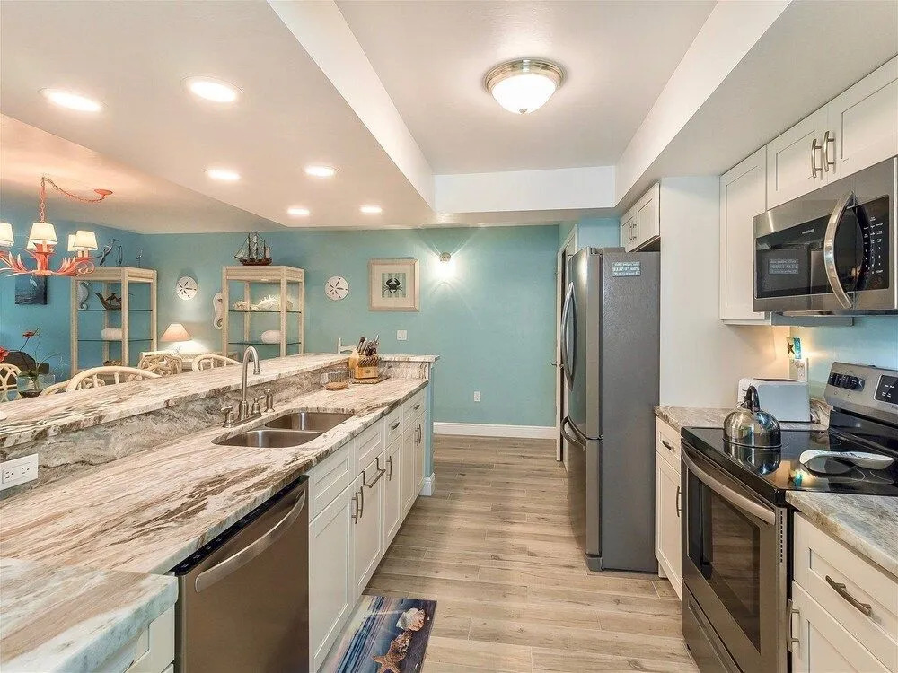 Shorewood Condos by Dream Vacation Rentals