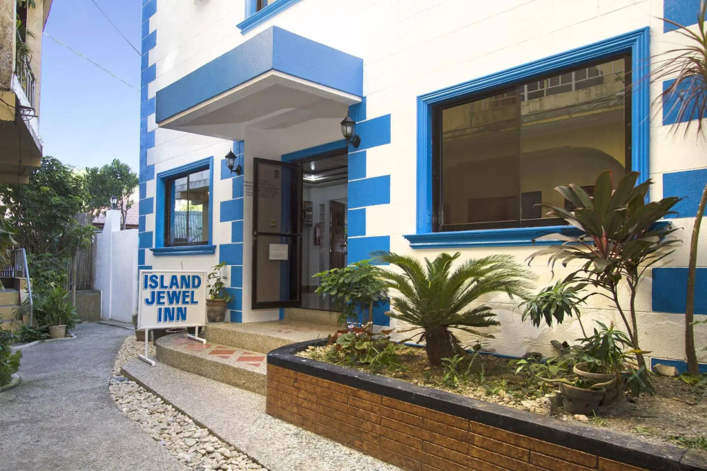 Island Jewel Inn