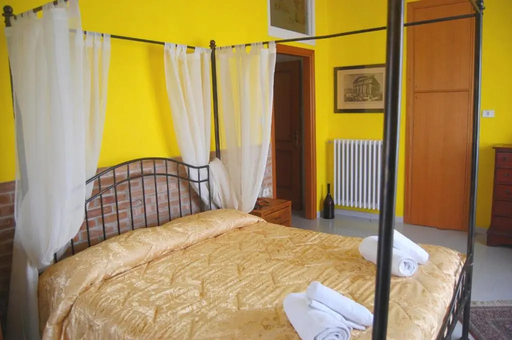Stanze sul Mare B&B and Apartment