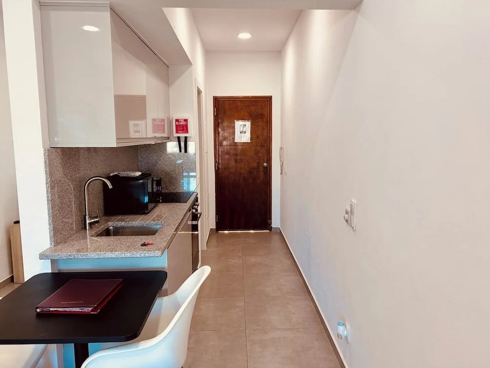 Lagos Marina View apt on Main Avenue Near Beaches