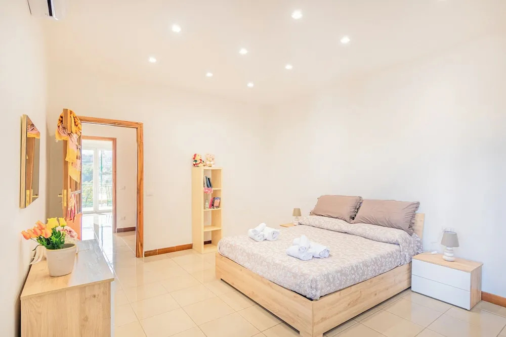 Bright Apartment Private Parking Naples