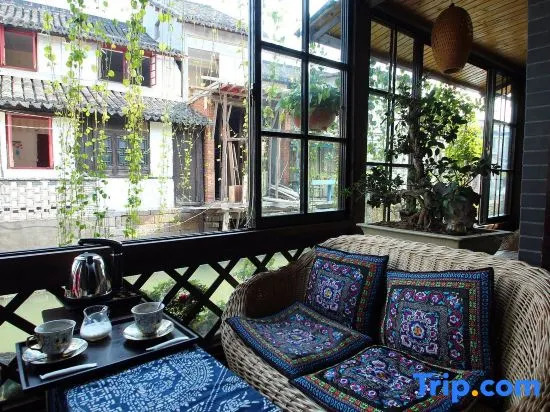 Shanghai Jiaoli Xiaoyan Inn (Zhujiajiao Scenic Area Ancient Town)