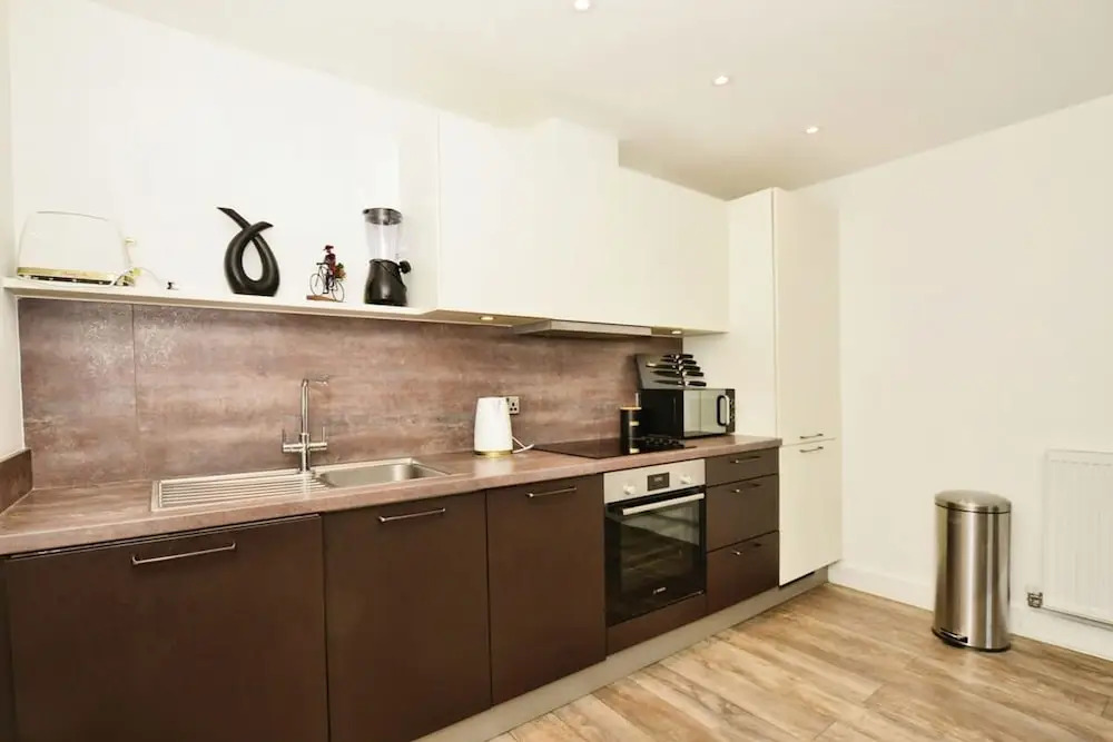 Sleek 2 Bedroom Apartment - Sofa-bed - Ashford
