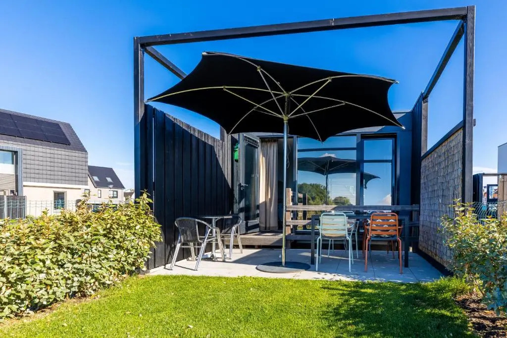 DOMBURG centrum - Luxe vakantiewoning 500 meter van strand met tuin en parkeerplaats & WIFI - Roosjesweg 2A