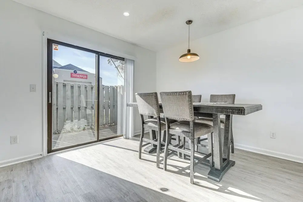 1 Mi to Beach: Cozy Grand Strand Townhome!