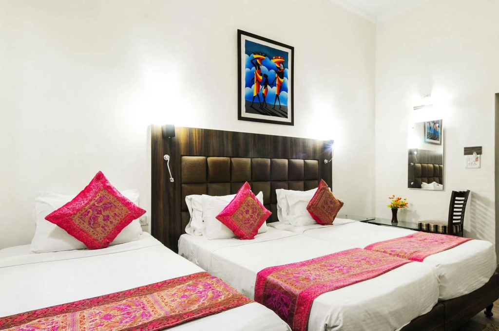 Zo Rooms VIP Road Kalakriti