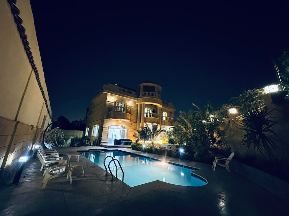 ELITE Premium 6BR Family Villa with Pool