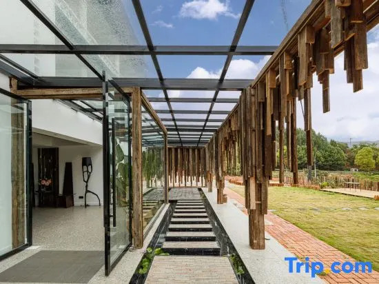 Zhanyu Shanju·Jiangjing Designer Homestay