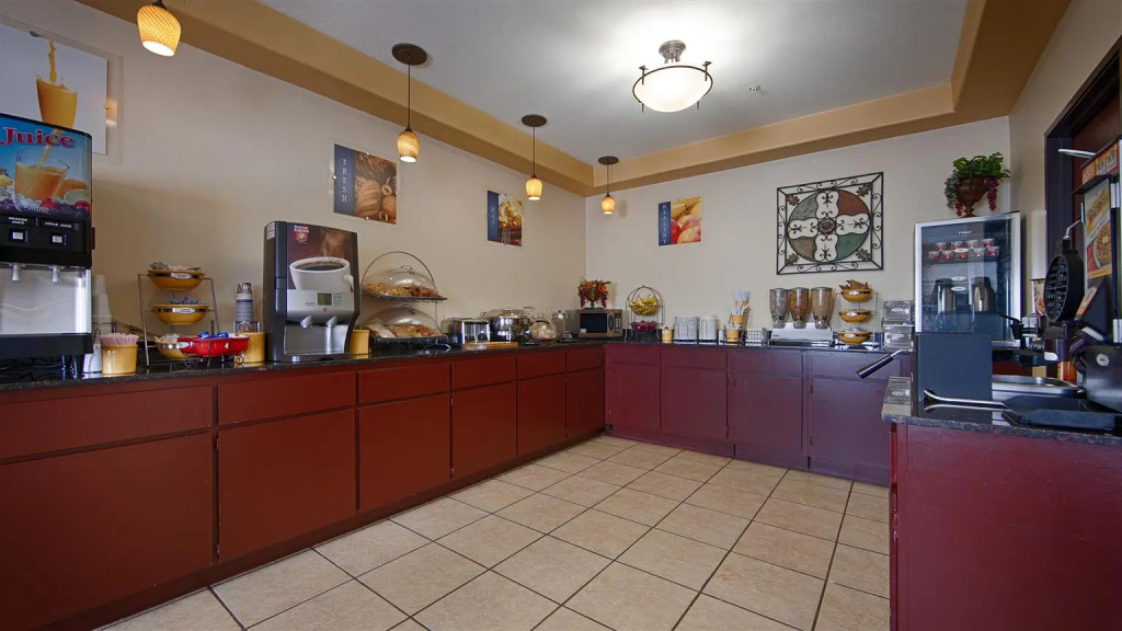 Best Western Greentree Inn & Suites