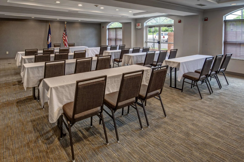 Spark By Hilton Woodbridge