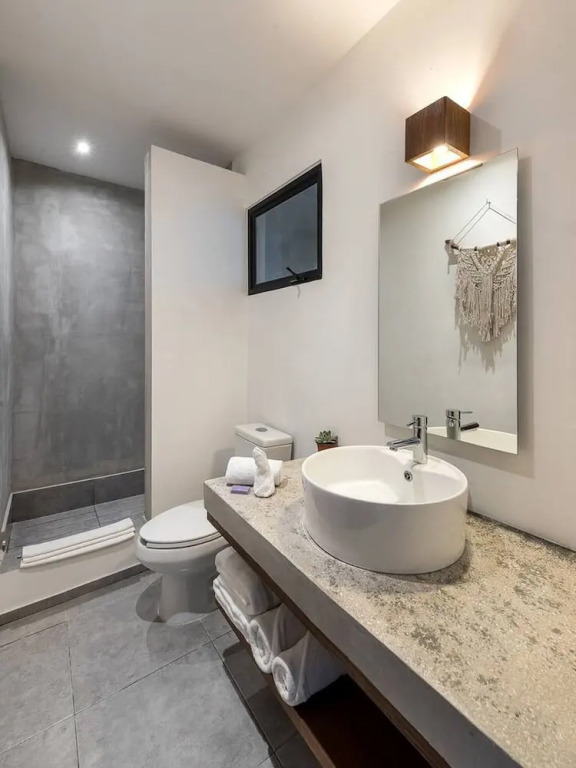 Great Located Private Villa W/amazing Rooftop Pool