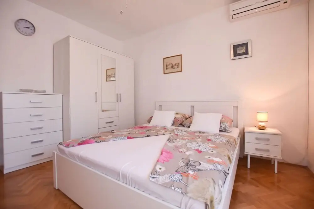 Room Vesna