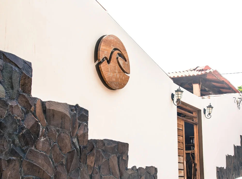 Ast Surf Hotel