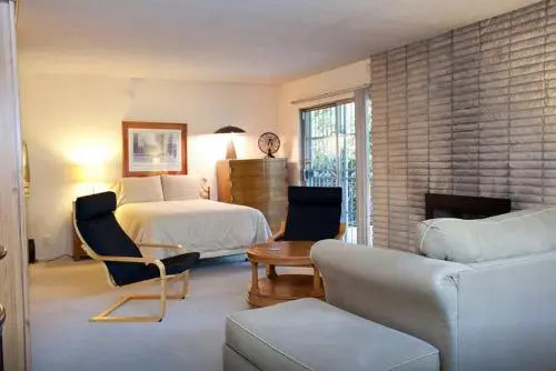 Silver Lake Suite