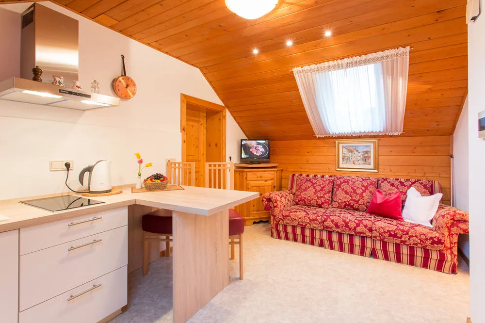 Residence Obermoarhof - Family Apartments with Pool & Playground