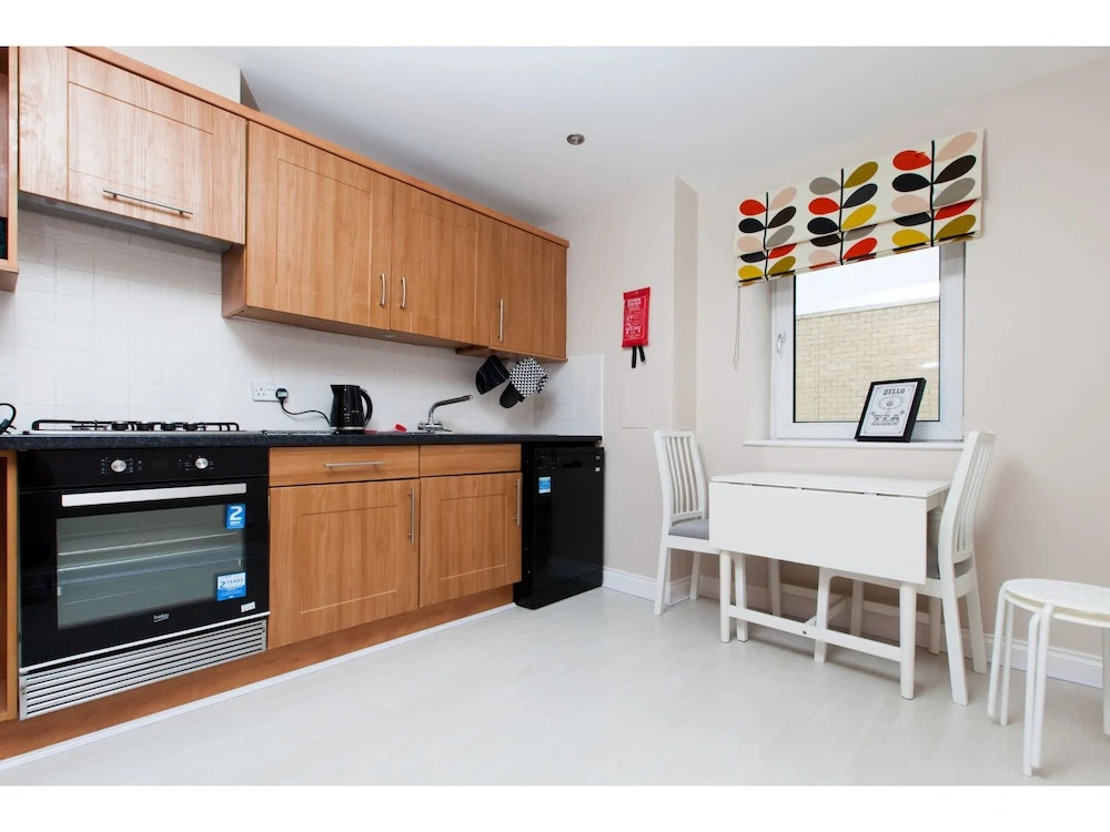 Homely, Hi-tech Modern Flat With Parking and gym