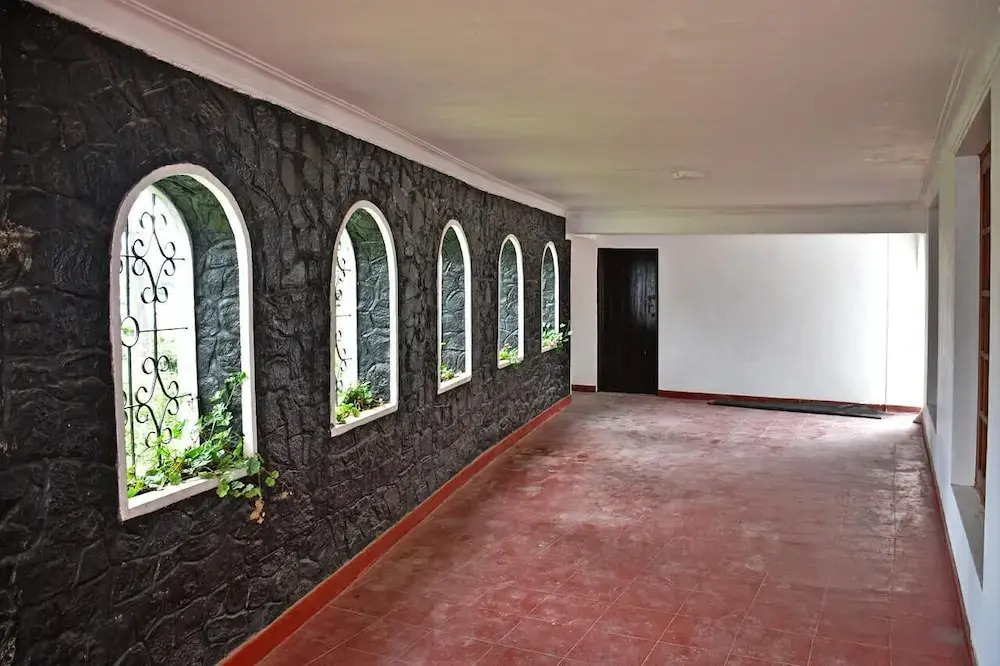 OYO 476 Bloomfield Villa
