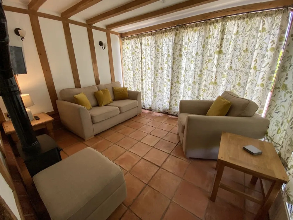 Brundish, Suffolk Large 4-bed Barn Stunning!