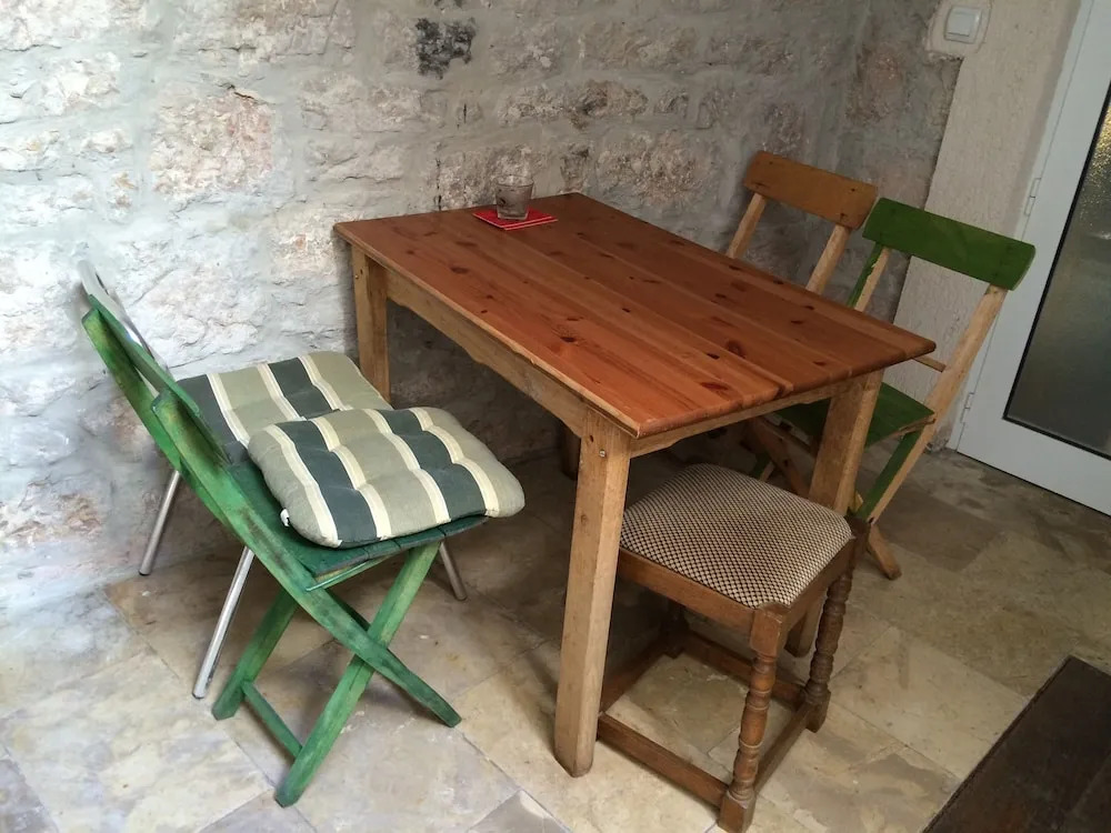 Voltera Apartments in Betina Old Town, with Parking Nearby