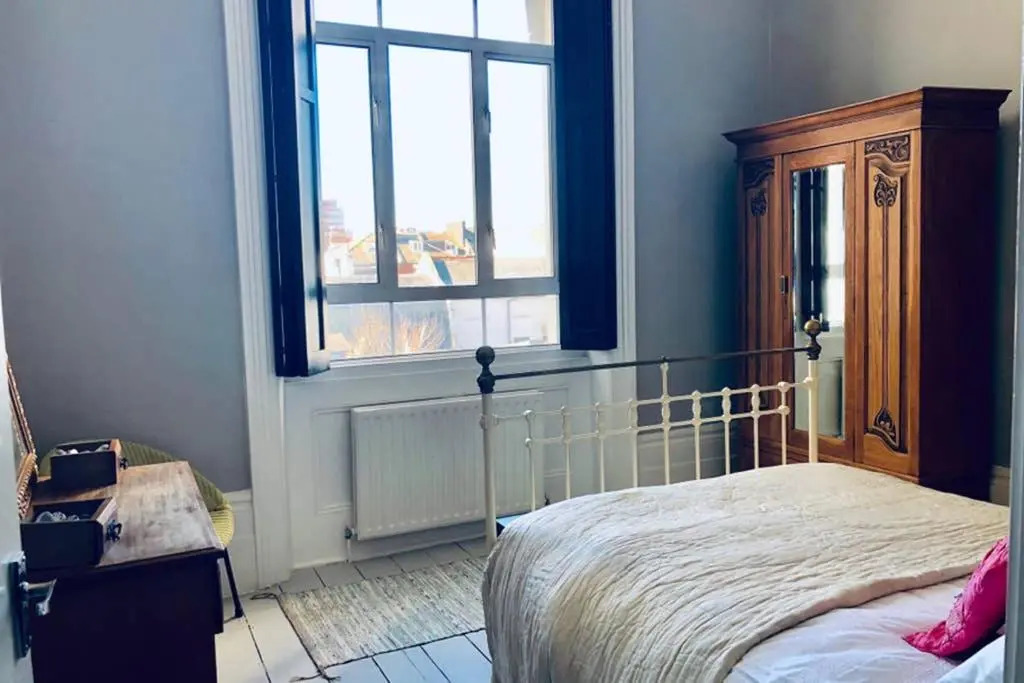 Seaside Escape - gorgeous 2 bed apartment in St-Leonards-on-Sea