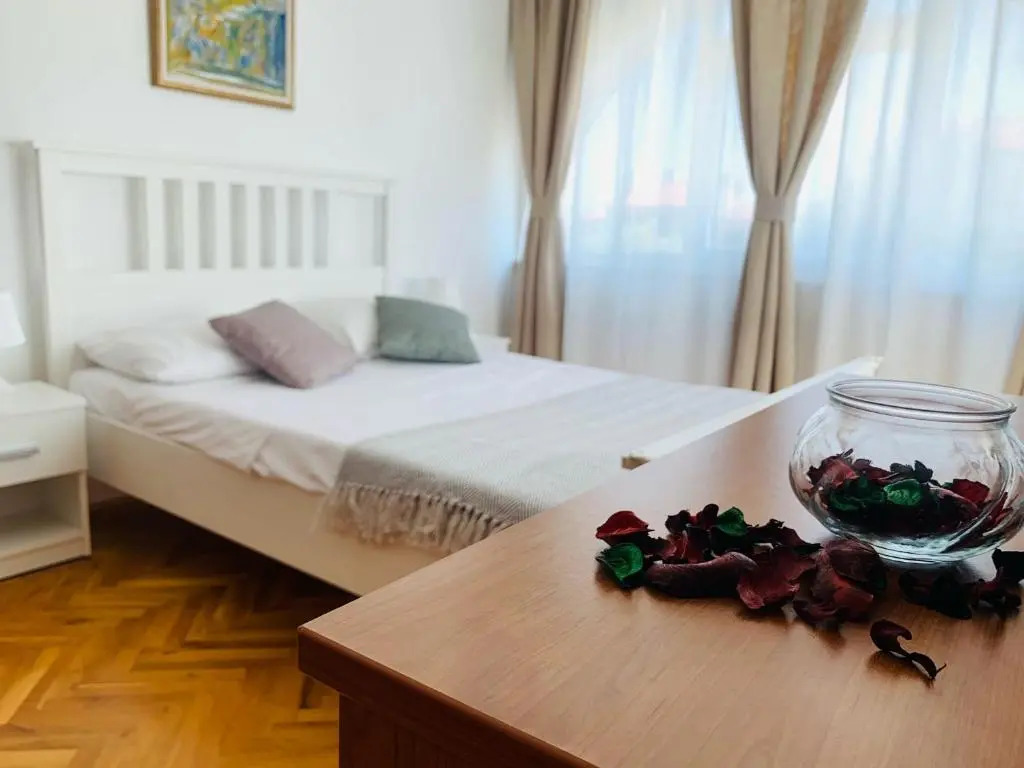 Room in Guest Room - Linc Rooms & Apartments
