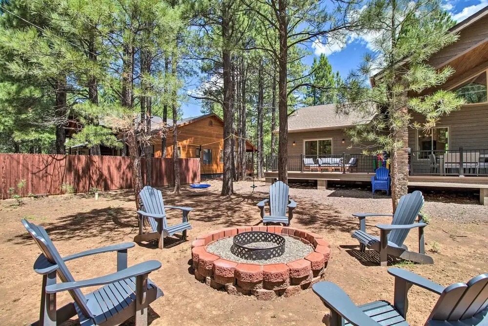 Fire Pits, Spacious Yard: Wooded Pinetop Escape!