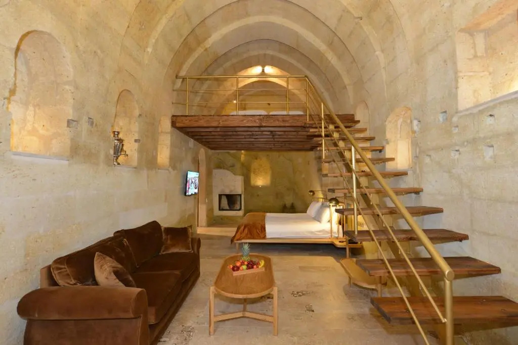 Evanthia Cave Suites