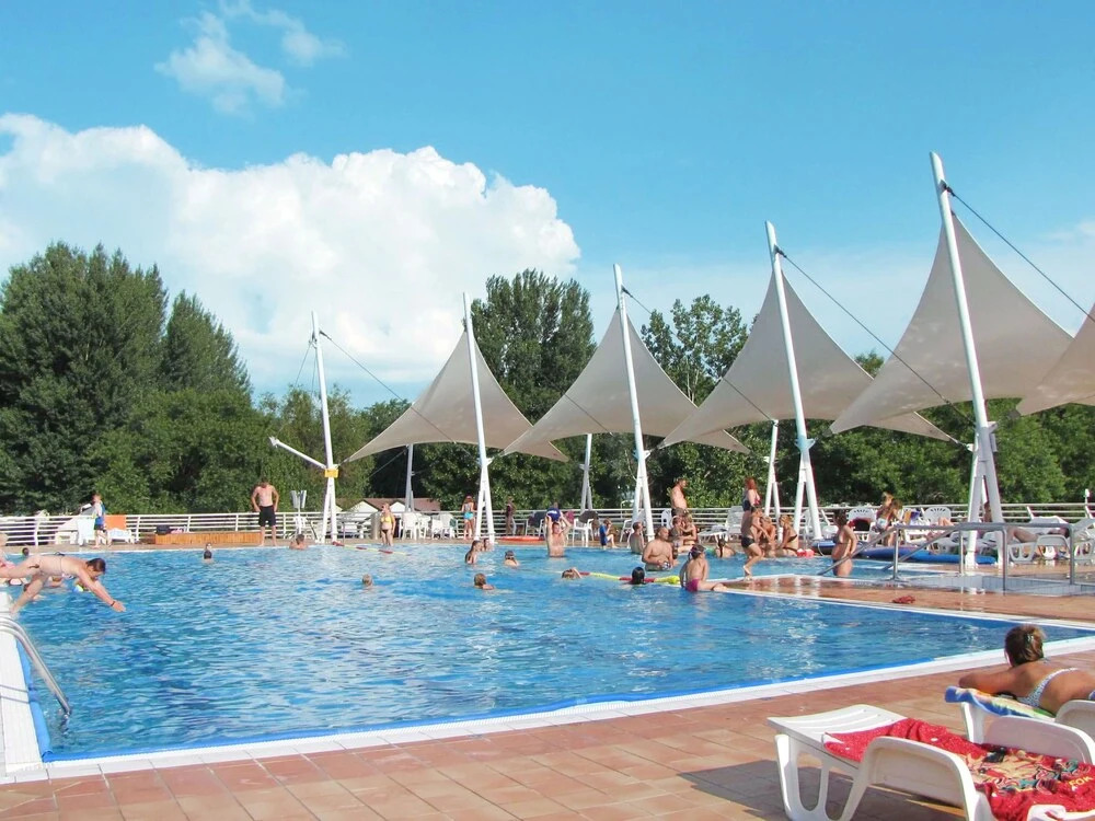 Balatontourist F red Balatonf red