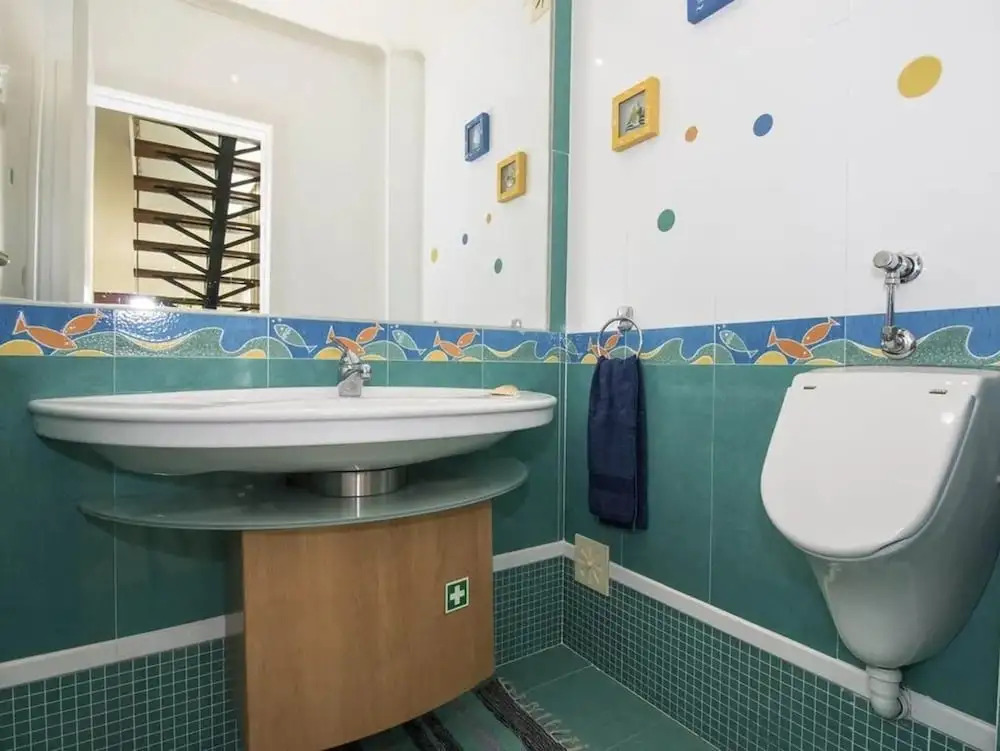 Villa Fati in Pen Nsula de Tr ia