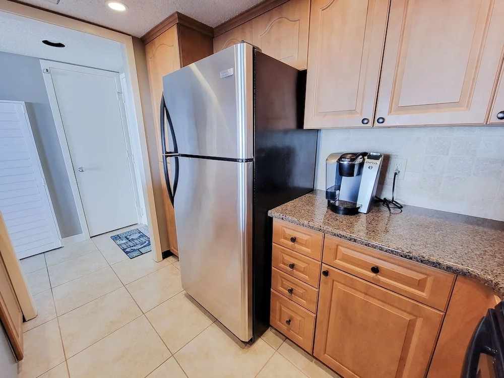 1201 South Hampton 2 Bedroom Condo