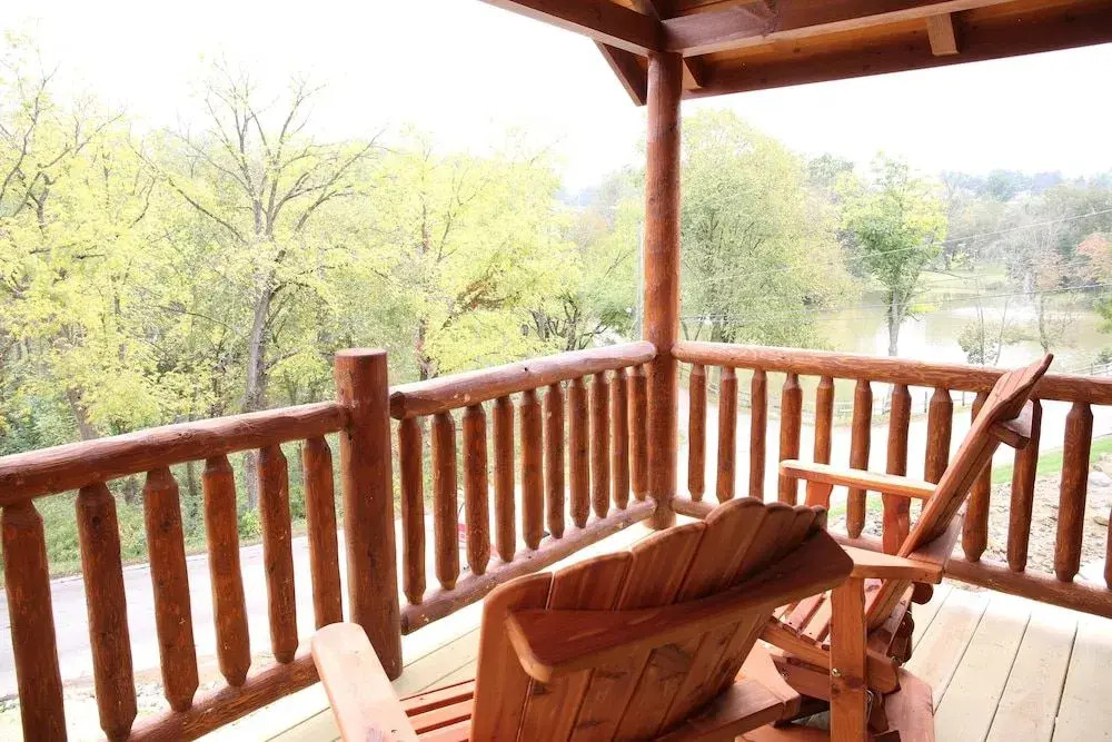 Blessing Lodge by Amish Country Lodging