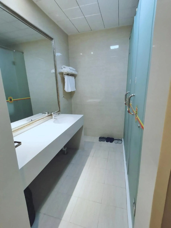 Super 8 Hotel (Linquan East Road, Guangde Road)