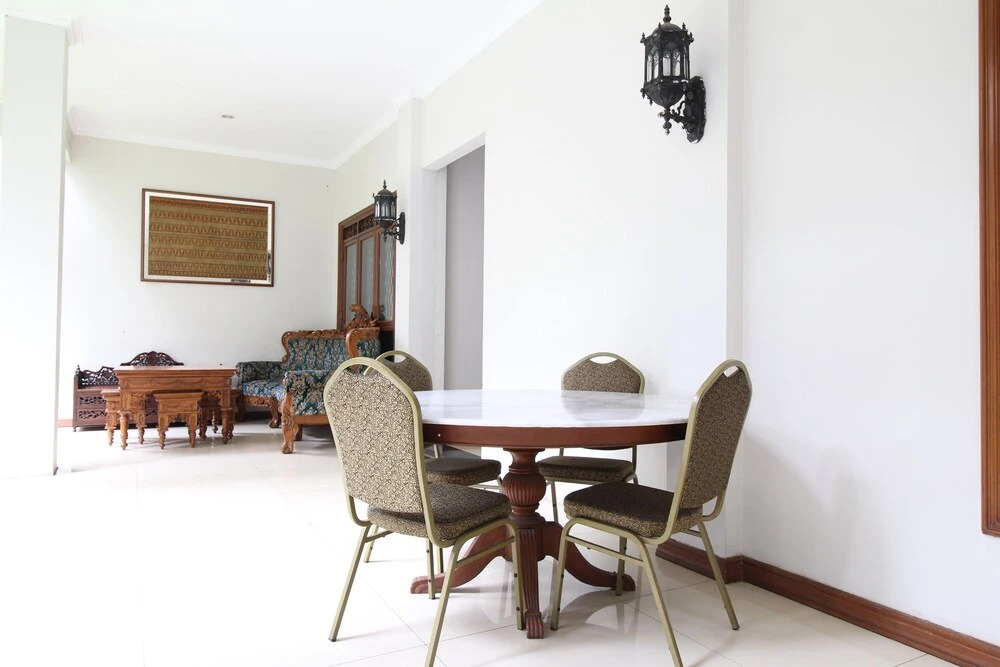 Airy Eco Kebon Jeruk Kelapa Dua Raya 5 Jakarta