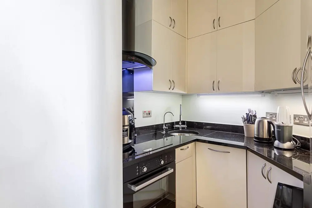 High Ceilings Cosy Flat in the Heart of Westbourne Grove