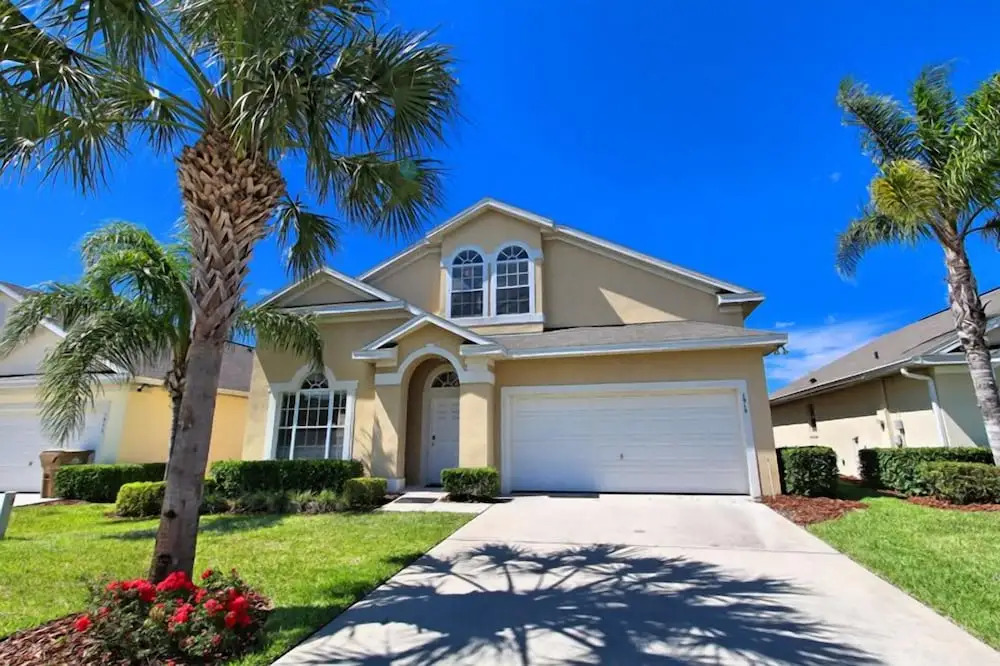 Luxury 5 Bedroom Villa with Secluded Pool/Spa in Glenbrook community near Orlando