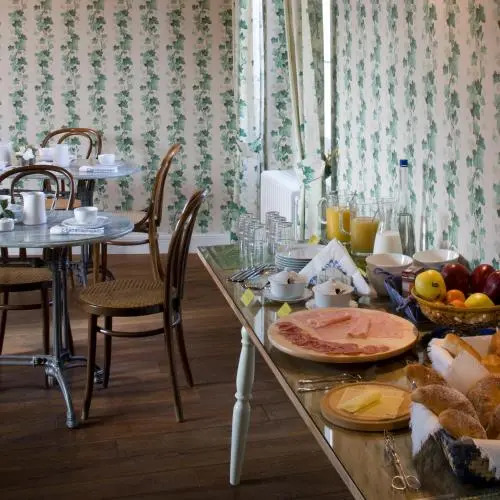 M Club De Luxe B&B