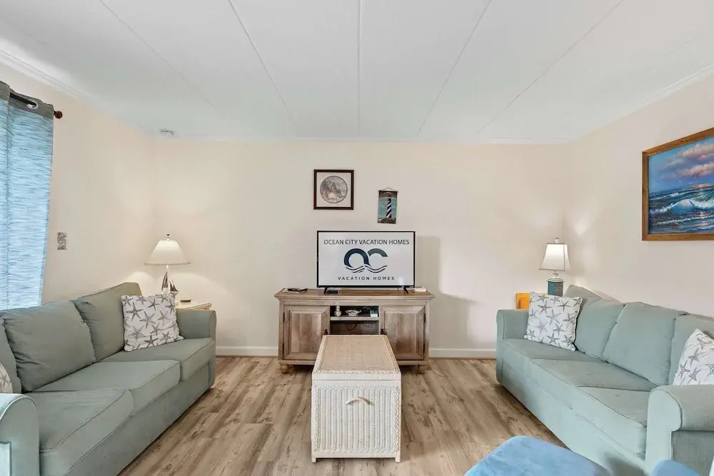 Salty Sands 4 208 2BR Ocean-block Condo, Balcony, Beach Gear & Parking