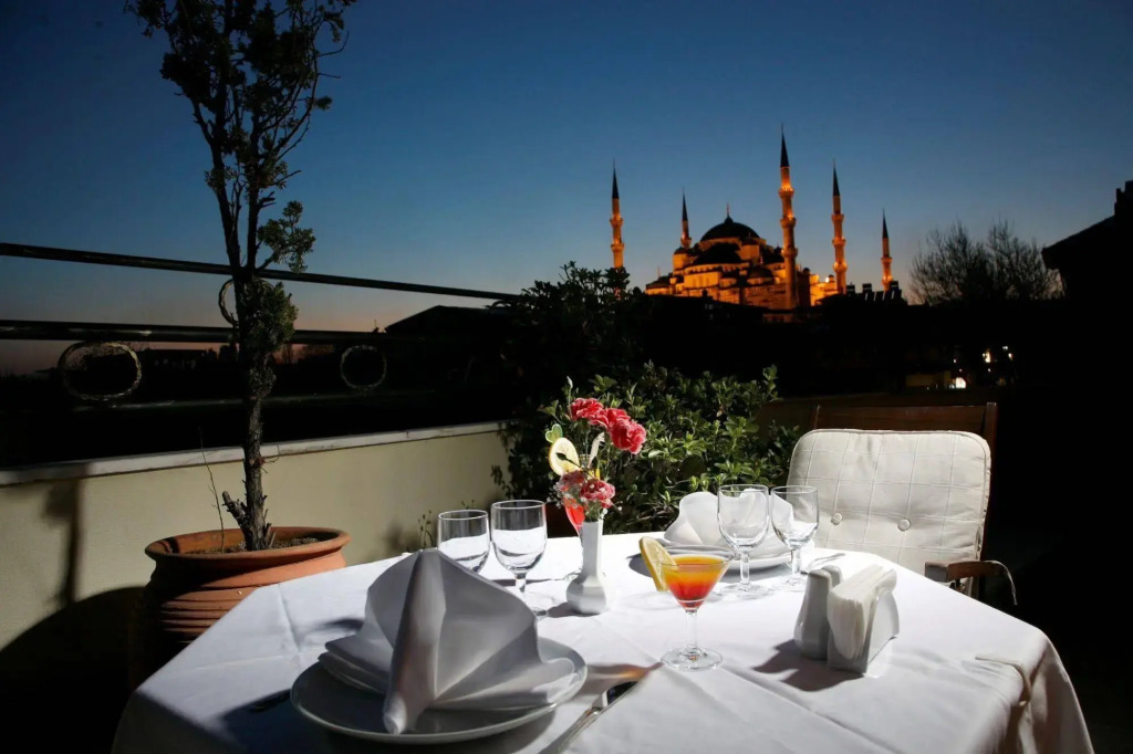 Azade Suites