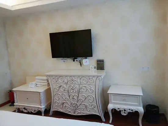 Guangzhou Sun Yat-sen University First Hospital Dongshankou Subway Yumi Boutique Apartment