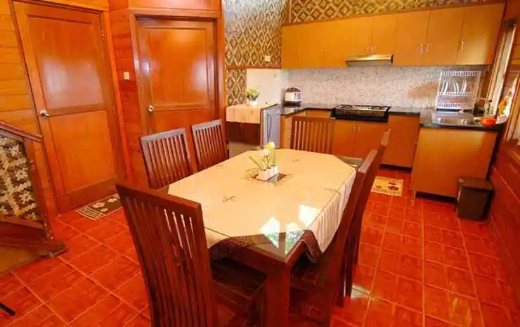 Villa ChavaMinerva Kayu - Ciater