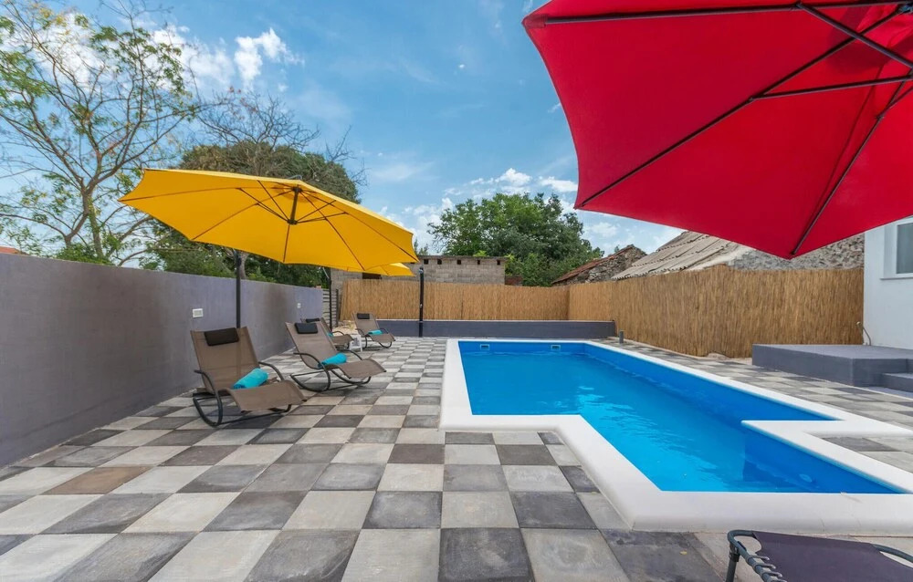 Gorgeous Home In Rastane Donje
