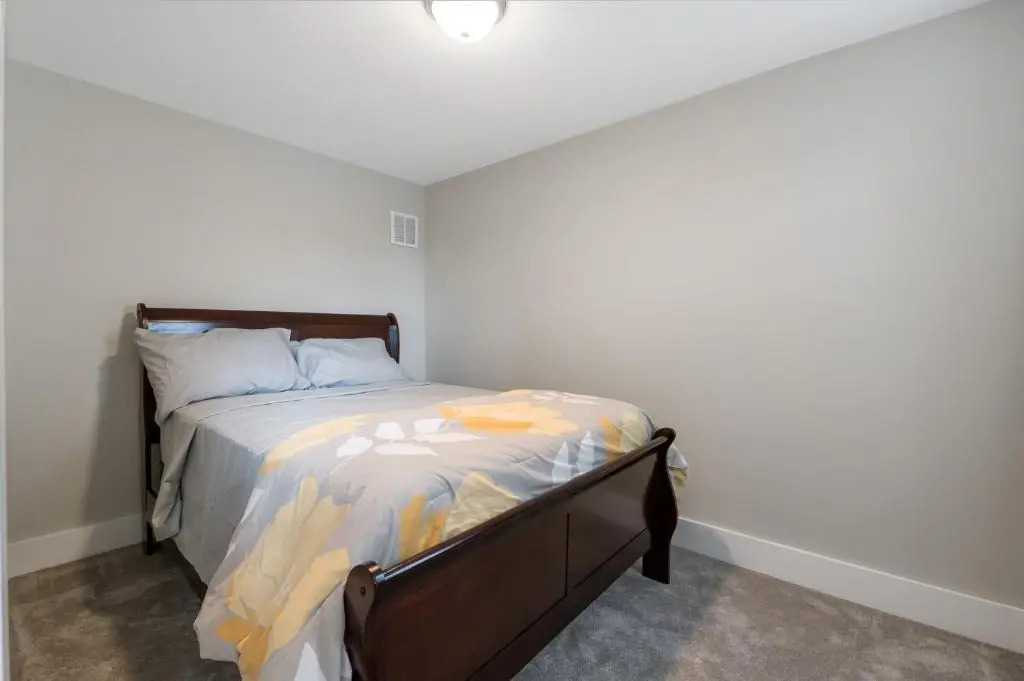 Luxury Rooms near Temple U, Drexel, UPenn, and the MET