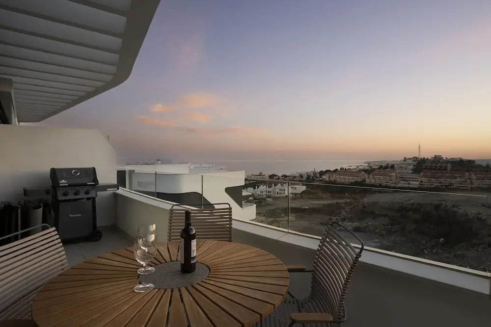 Sunset Top Floor Apartment Higueron