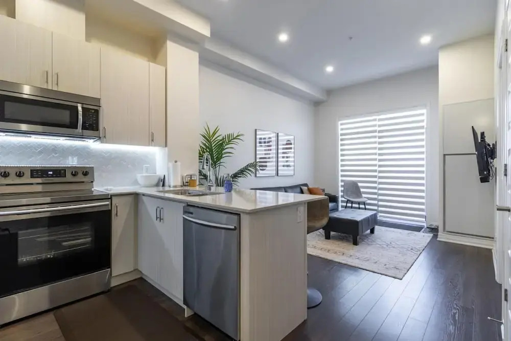 Premium 1 Bed w Rental Car Netflix Amazon