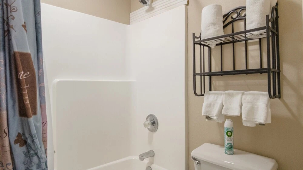 Champions 1-35 2 Bedroom Condo