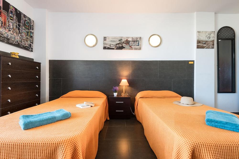 926. Seafront Studio with Fabulous View of Las Americas