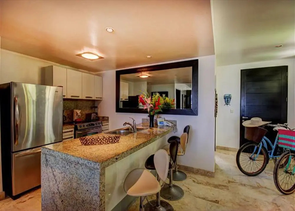 Beachfront Condo-hotel by Tripintravel