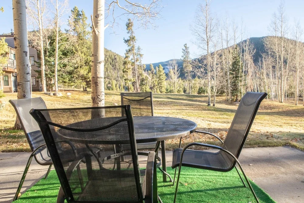 1622 Quicksilver 2 Bedroom Townhouse by RedAwning